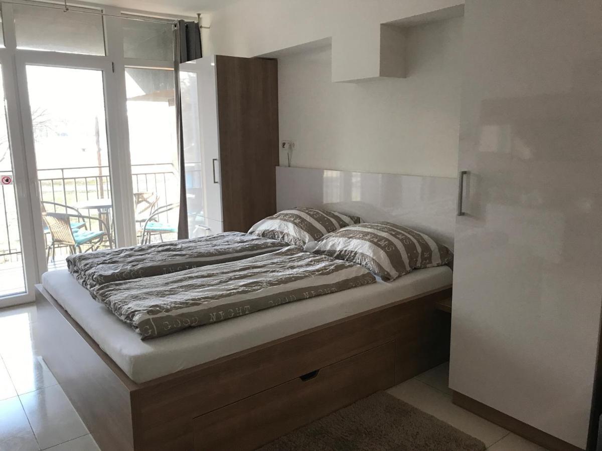 Tisza Gyongye Apartmanhaz Apartment Szeged Exterior photo